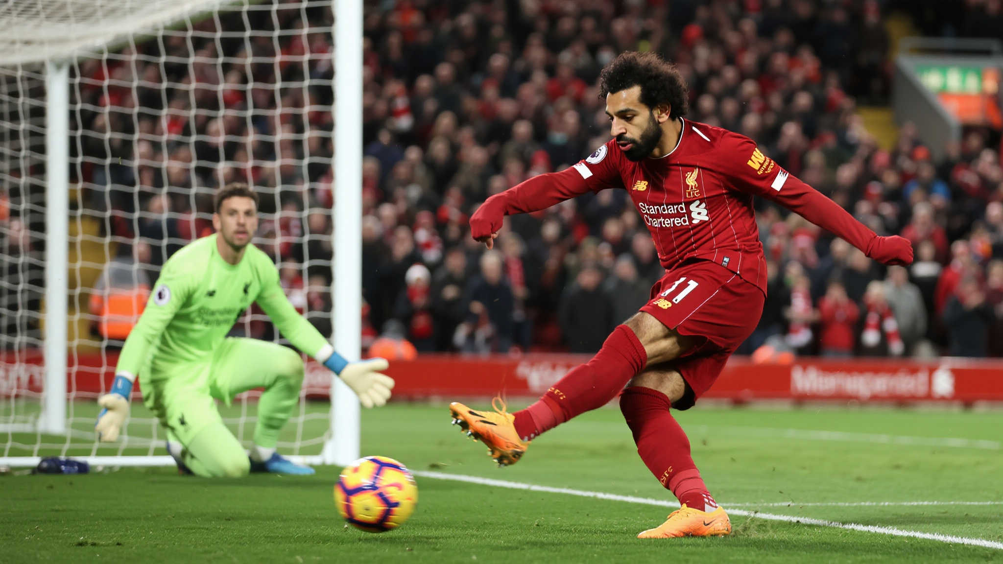 己在足球场 己在足球场